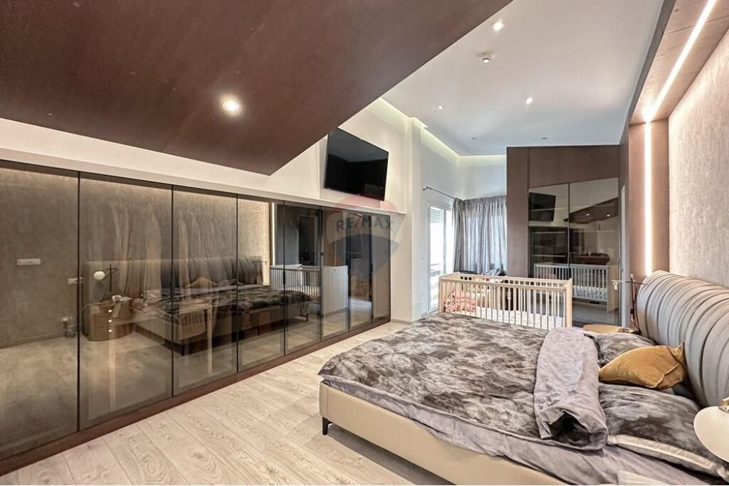 Vile Luksoze per qira te Long Hill !