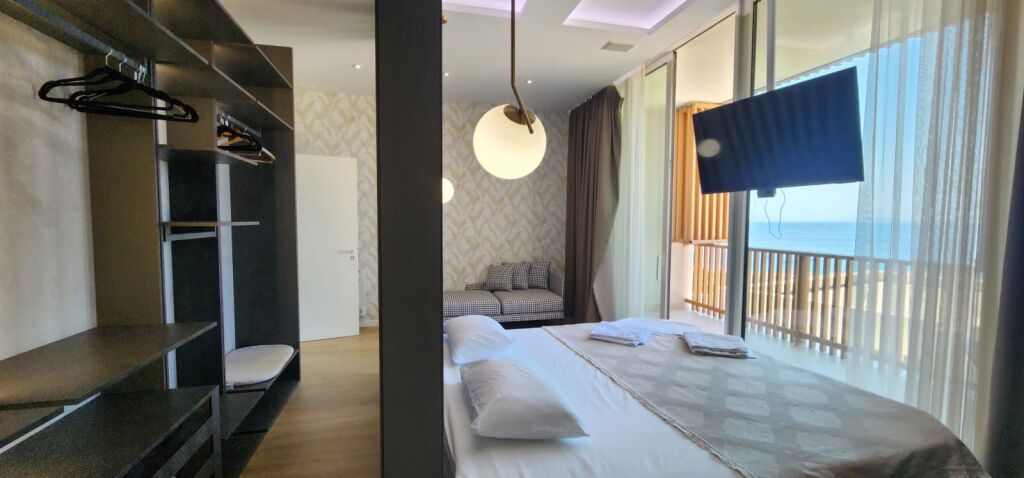 VILË LUKSOZE NE 📍 GREEN COAST 1