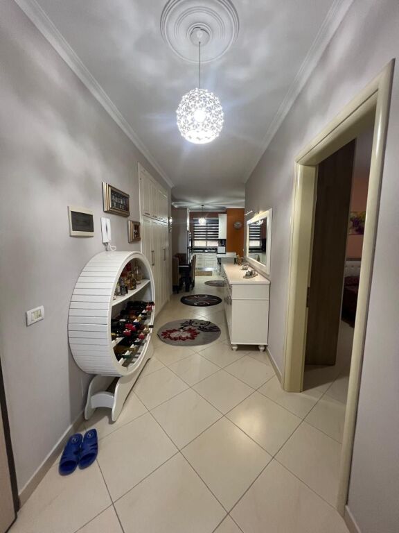 Jepet me qira apartament 2+1 tek Kazazi ne Durres