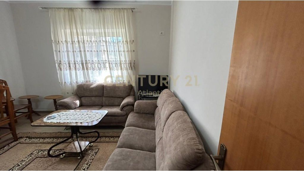 JEPET APARTAMENT 2+1 ME QERA PRANE STADIUMI NE DURRES!