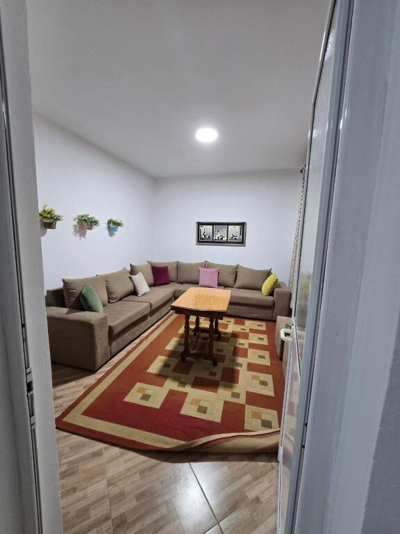 Jepet Me Qera Apartament 1+1