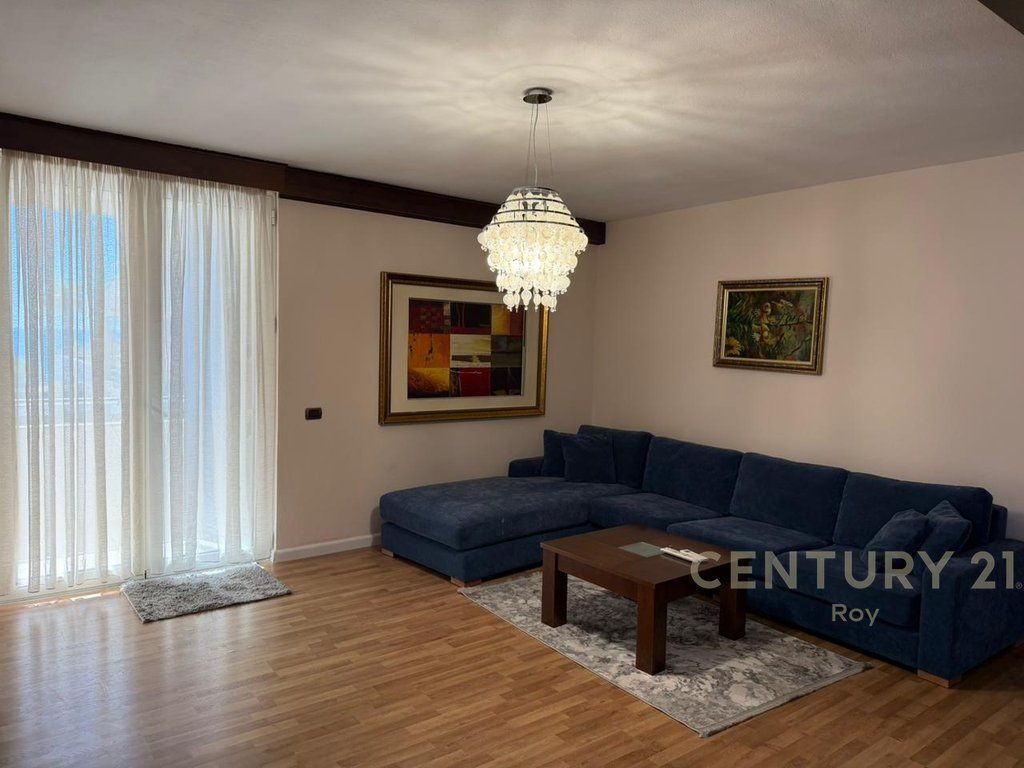 JEPET APARTAMENT 3+1+2 ME QERA NE VOLLGA , DURRES !