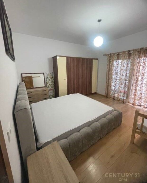 Jepet me qira 1+1 te Pazari i Ri