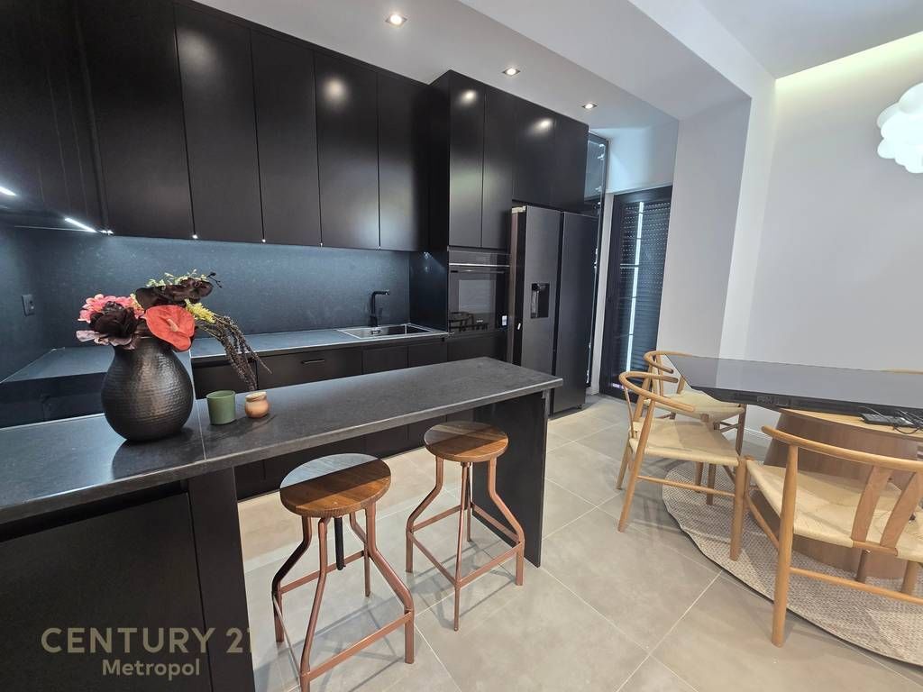 Appartamento moderno 3+1+2 in affitto nella Residenza Kodra e Diellit.