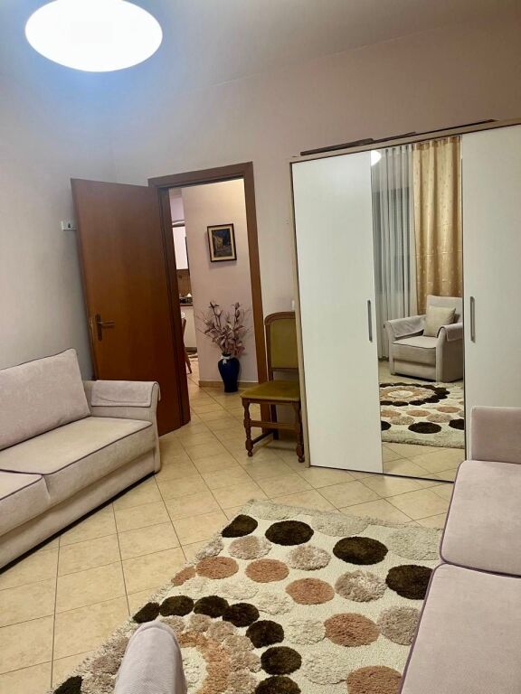 📣 QERA Apartament 2+1 Me 2 Tualete 📍Rruga e "Kavajes", Prane Kishes ✨