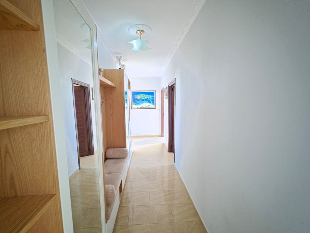 🔥 APARTAMENT 2+1 ME QIRA – LUNGOMARE, VLORË! 🔥
