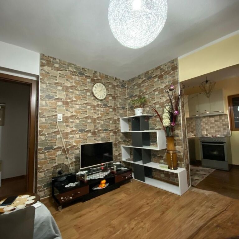 SHITET APARTAMENT 1+1 I KONVERTUAR NE 2+1- KAMËZ, PRANË BIG MARKET Vendndodhja: Kamëz, pranë Big Market