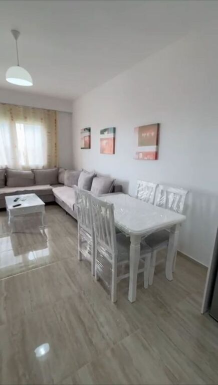Apartament me qera 1+1