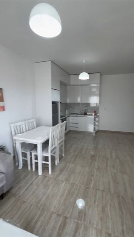 Apartament me qera 1+1