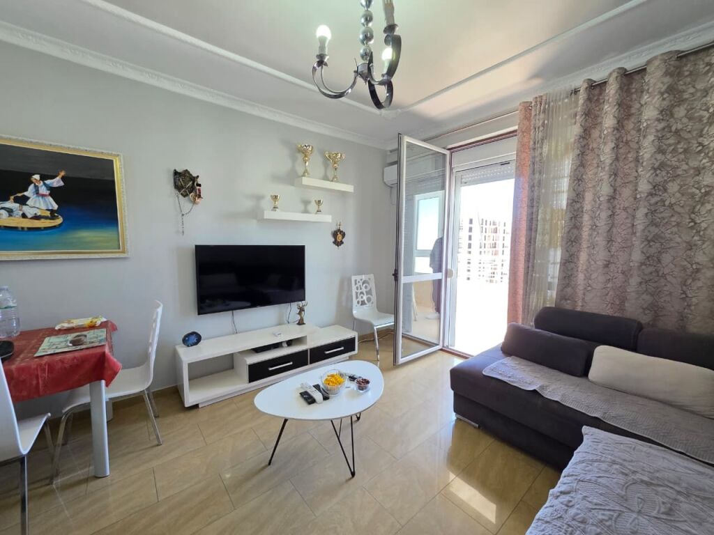 🔥 APARTAMENT 2+1 ME QIRA – LUNGOMARE, VLORË! 🔥