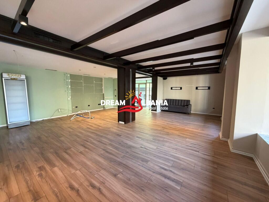 Jepet me qera ambient biznesi dyqan tek Liqeni i Thate, rruga Eduart Mano (ID 42711020)