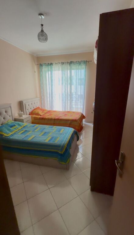 Jepet me Qira Apartament 1+1 Kamez