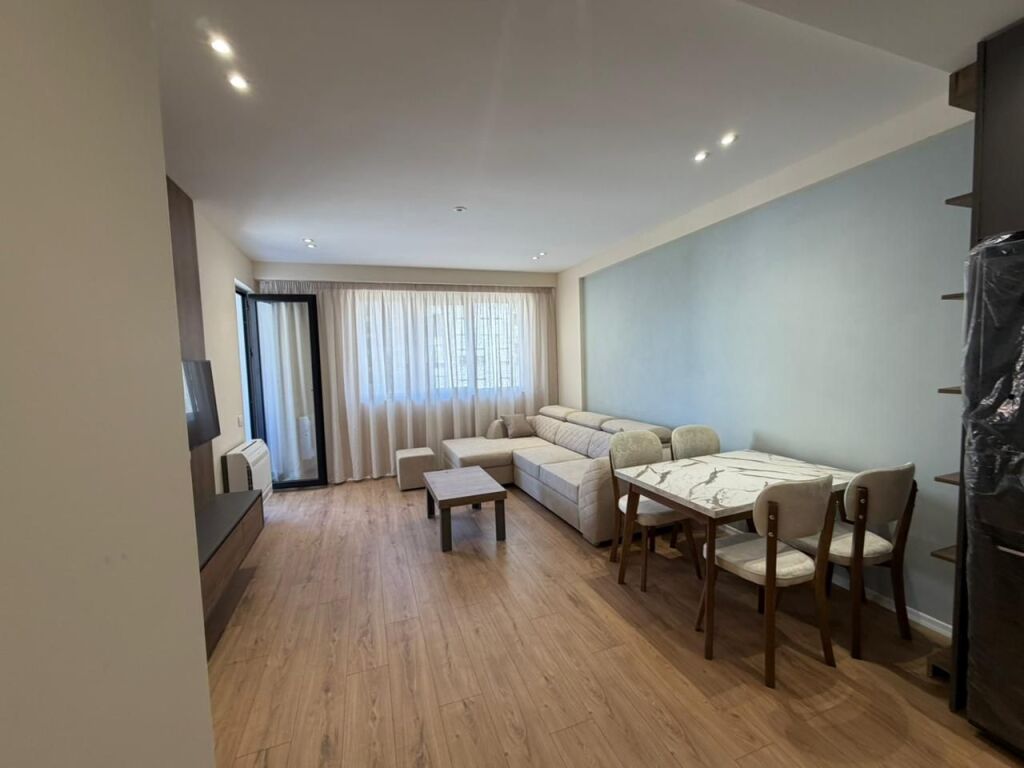 🏡 Jepet me qira 1+1 + 🅿️ – 📍Astir, Kompleksi Urban Gate💶 50,000 lekë/muaj