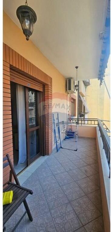 Appartamento 1+1 in Affitto a Komuna Parisit