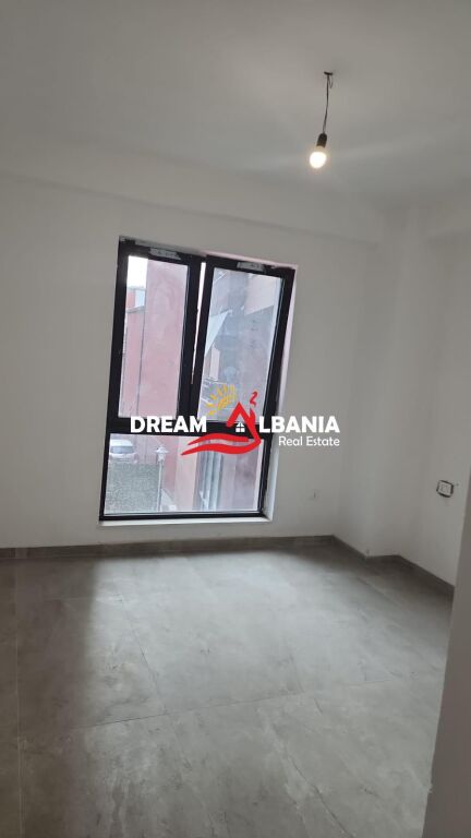 Locale Commerciale in Affitto tra Via Myslym Shyri e Via Kavaja (ID 42611421)