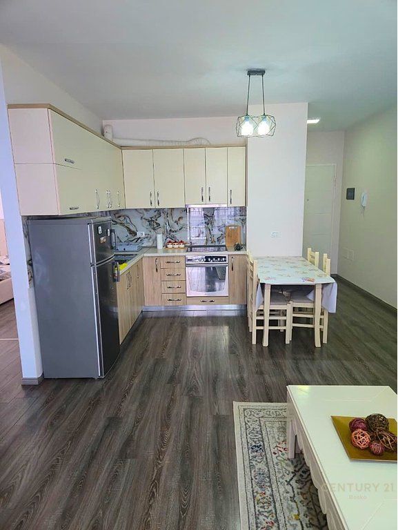 Affittasi appartamento moderno 2+1+2 nella residenza Fiori di Bosko, al terzo piano di un palazzo di qualità.