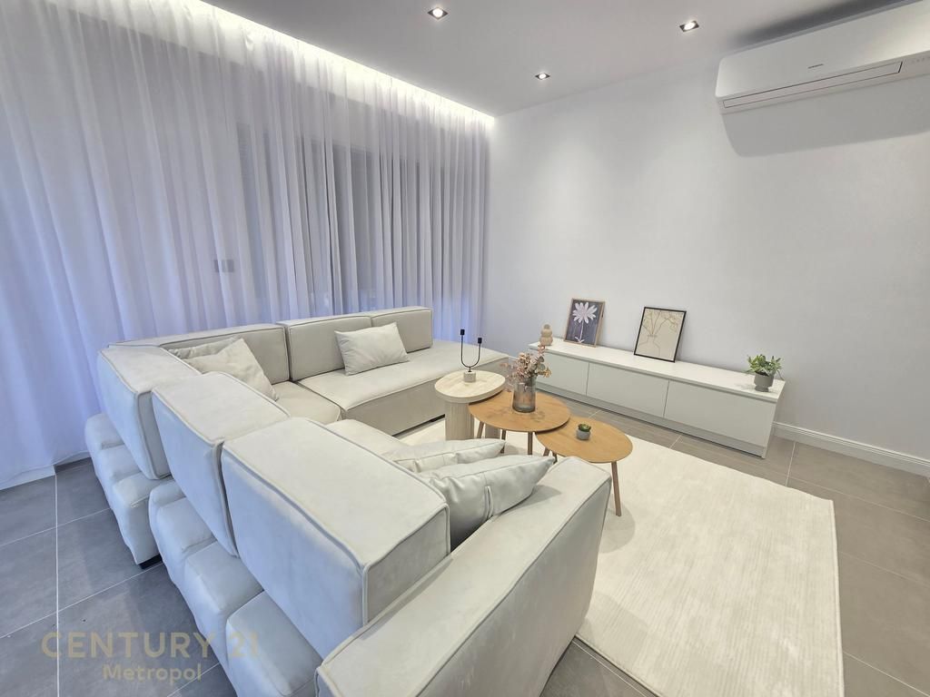 Appartamento moderno 3+1+2 in affitto nella Residenza Kodra e Diellit.