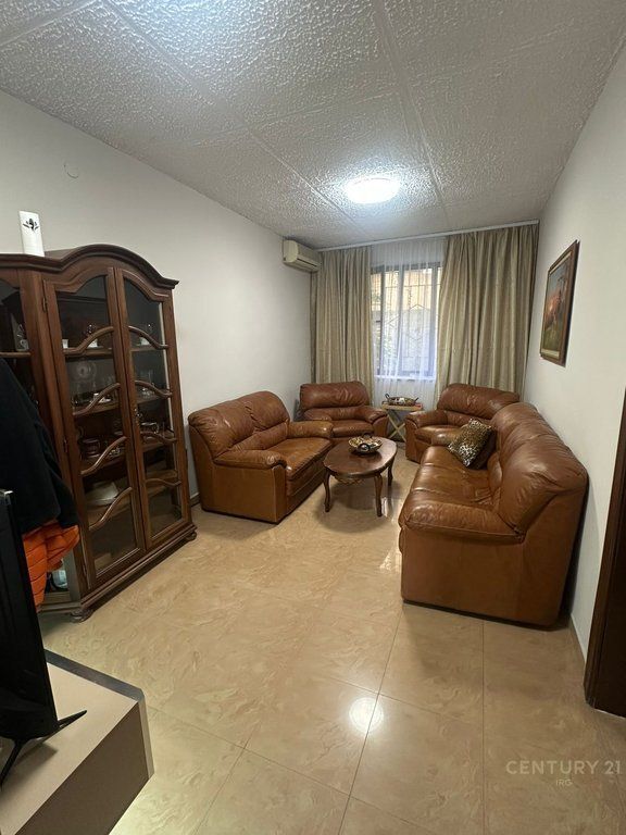 Jepet me qira apartament 1+1 tek Vasil Shanto