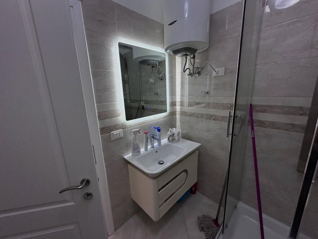 Shitet 2+1+2 te Liqeni Thatë