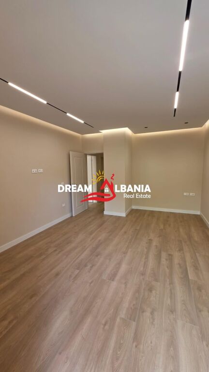 Business Premises for rent at Coin Tirana near Air Albania Stadium (ID 42611420)