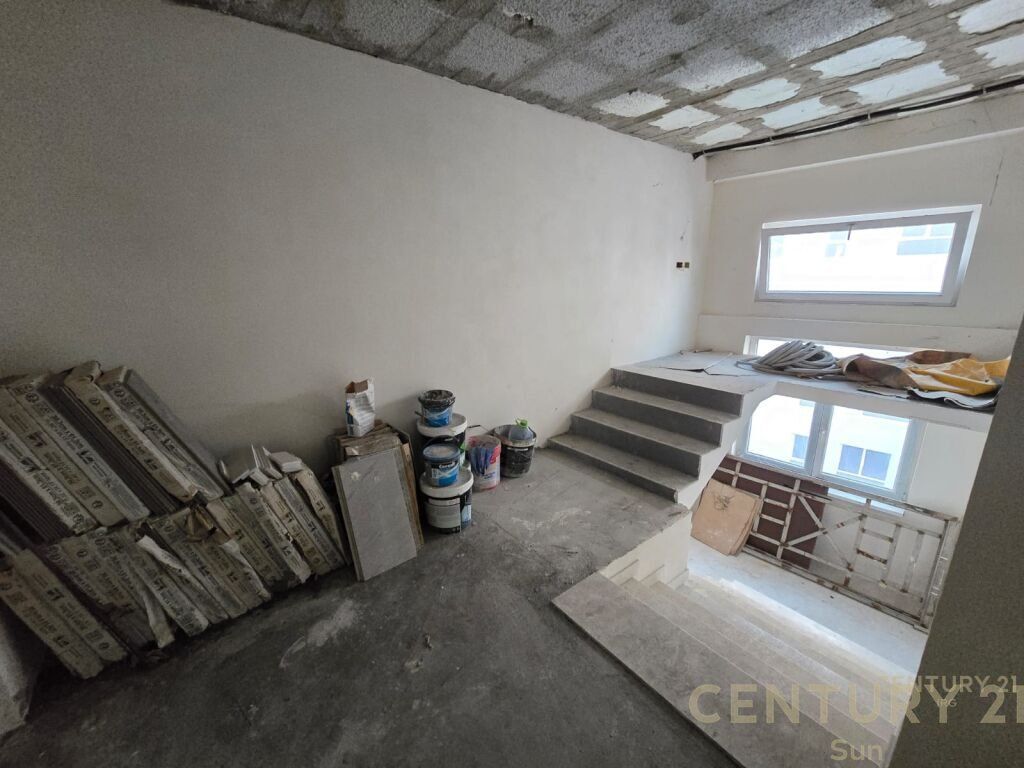 SHESIM DUBLEKS 3+1+2 ME VERANDË TE FARMACIA 10!