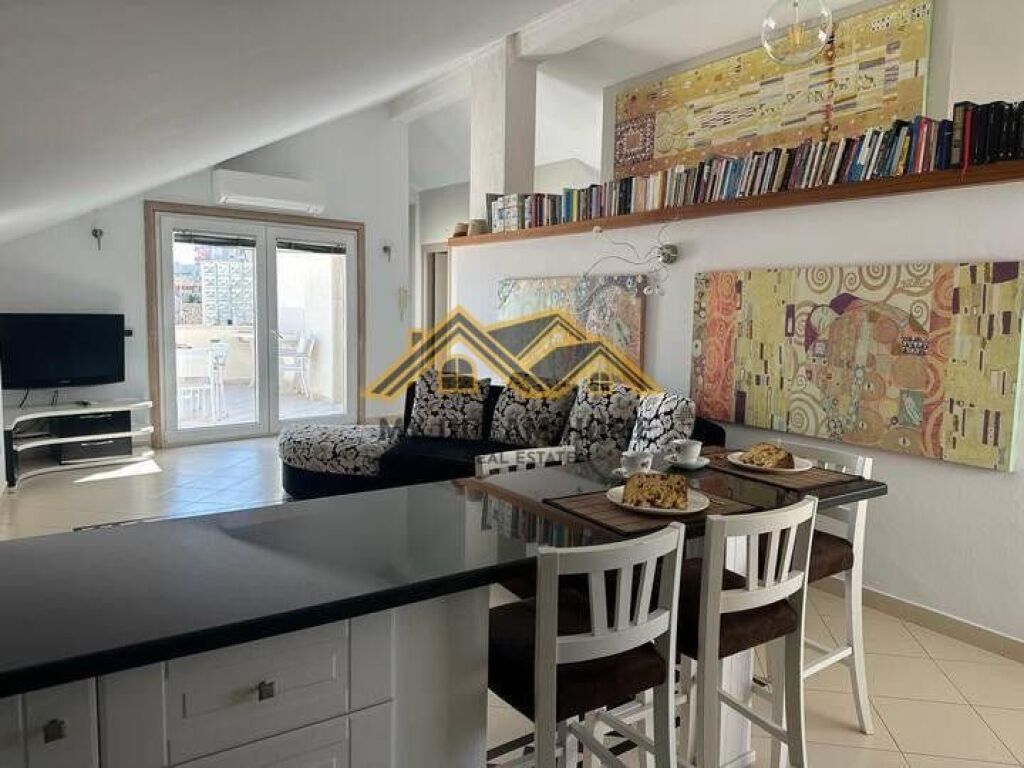 SHITET VILE 4 KATESHE NE QENDER TE DURRESIT PRANE GJYKATES !