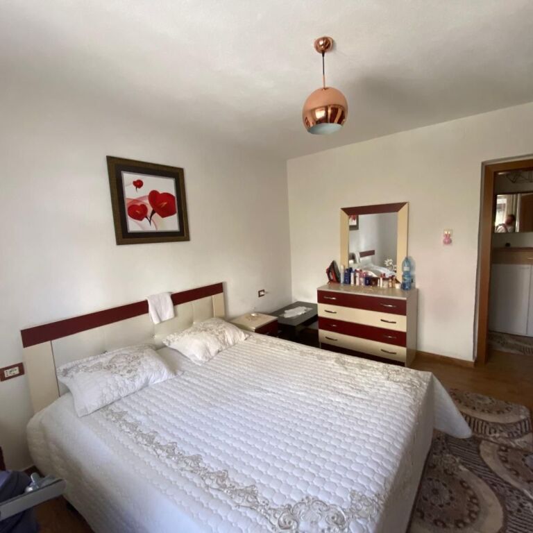 SHITET APARTAMENT 1+1 I KONVERTUAR NE 2+1- KAMËZ, PRANË BIG MARKET Vendndodhja: Kamëz, pranë Big Market