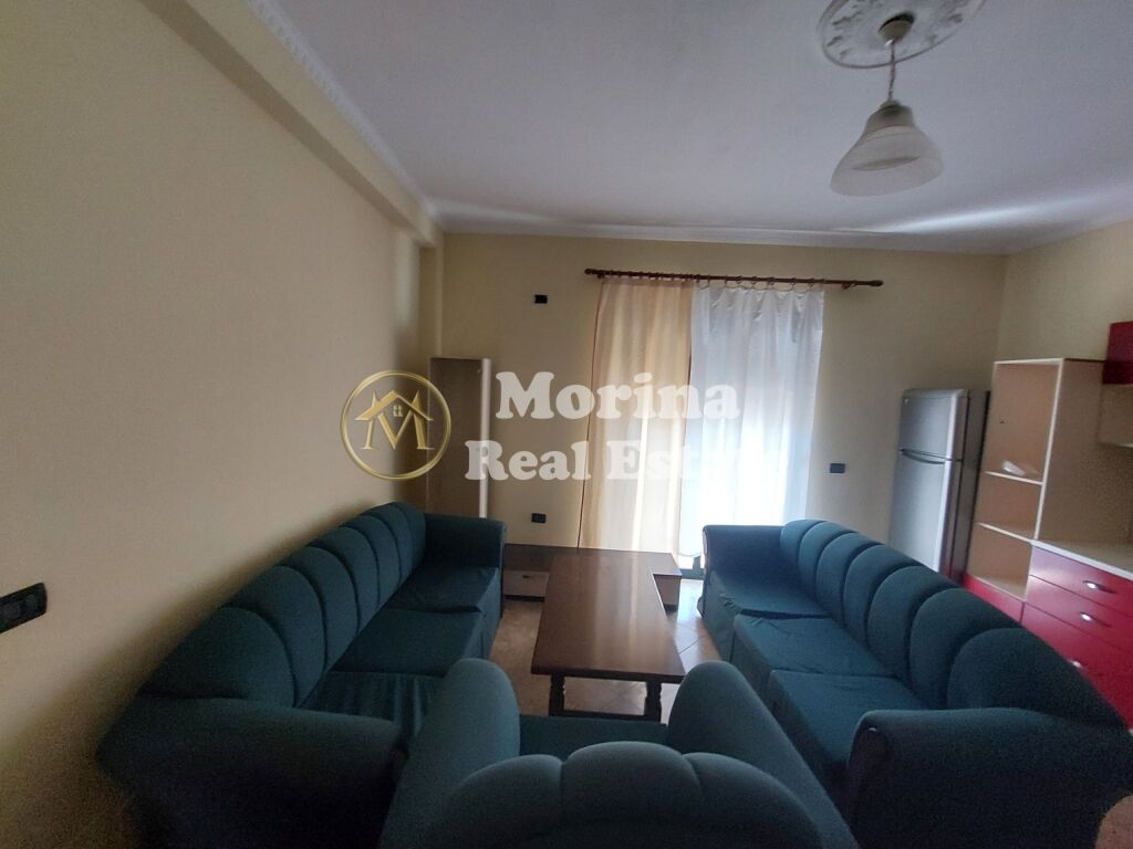 Rent | Private house 2 + 1 | United School | 450 €/month