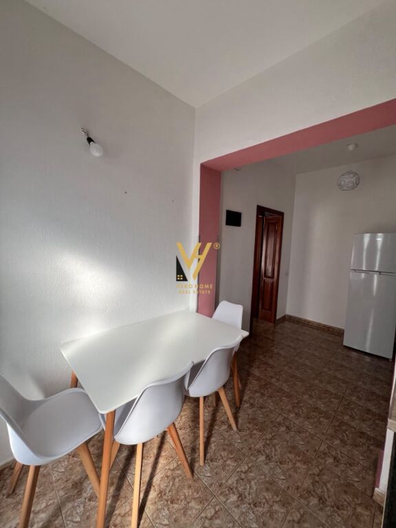 JEPET HYRJE 1+1+BLK TE KODRA E PRIFTIT 35.000 LEKE