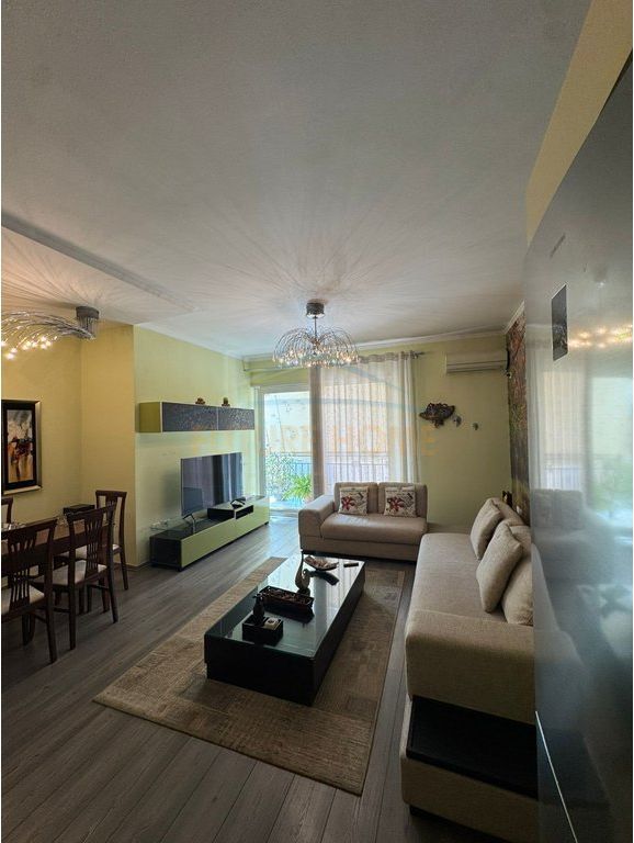 Rent, Apartment 2+1+Parking Space, Barrikadave Street, Tirana