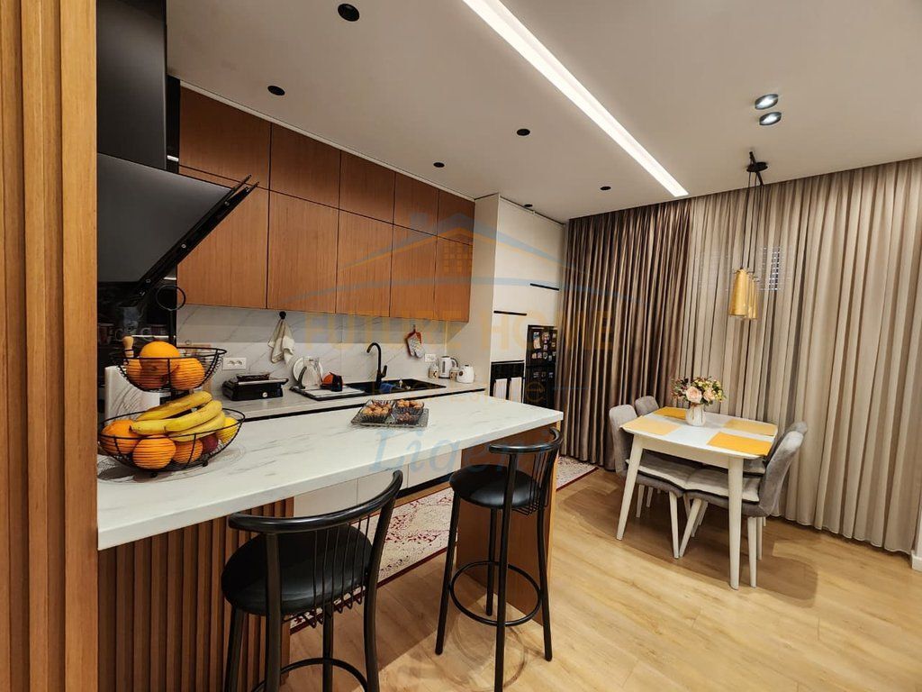 Shitet, Apartament 2+1+Post Parkimi, Liqeni i Thate, Tiranë