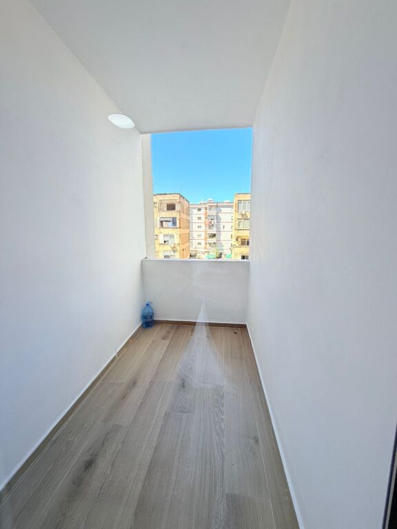 JEPET ME QERA APARTAMENT 2+1 TEK UJESJELLESI, DURRES