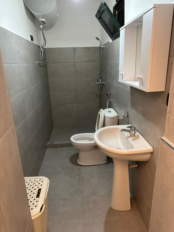 JEPET ME QERA GARSONIERE – KOMUNA E PARISIT