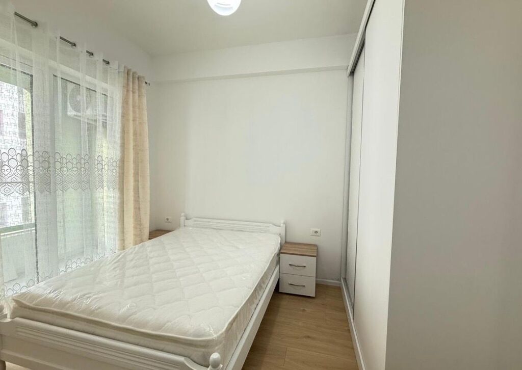 🏡 Apartament 1+1 me qira – Kadiu, Ali Demi 📍 • Sipërfaqe: 65 m² • Kati: 5 banim • Tipologjia: 1+1 ✨ Apartament i përshtatshëm për çift ose individë, në një zonë të qetë dhe me akses të mirë në qytet. 💰 Çmimi: 40,000 Lek / muaj 📞 Na kontaktoni për më shumë informacion ose për një vizitë!