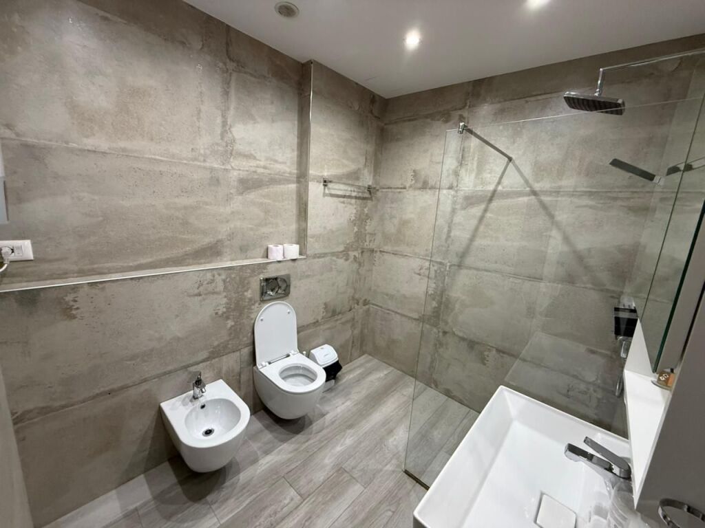 📣 AFFITTO SUPER Appartamento 2+1 Con 2 Bagni 📍 Via "Barrikadave" ✨ 💶 Prezzo 800 Euro