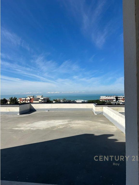 Penthouse 2+1 Shitet në Golem, Durrës - 300,000€ | 75 m² + 137m2 Verand Pamje Deti!