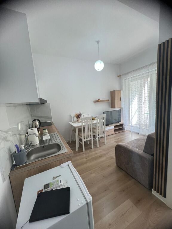 APARTAMENT ME QERA 1+1 NE ALI DEM