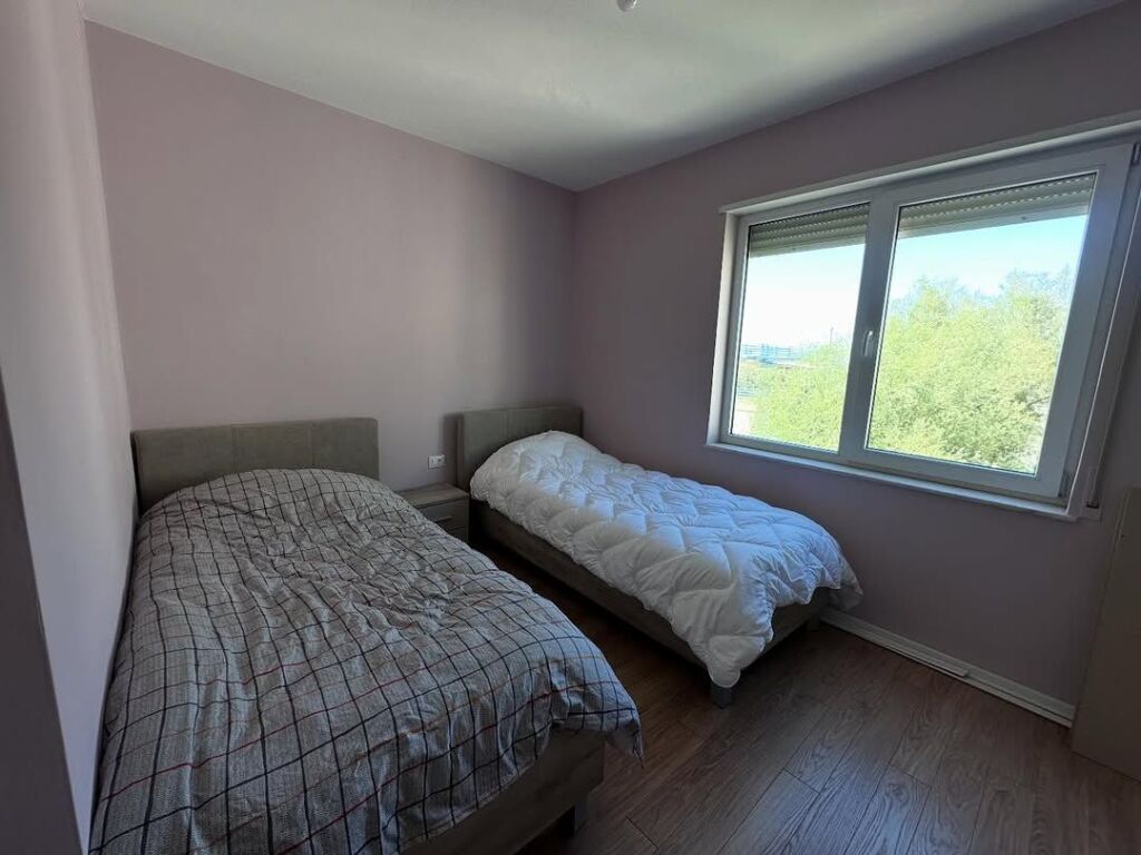 Shitet 2+1+2 te Liqeni Thatë