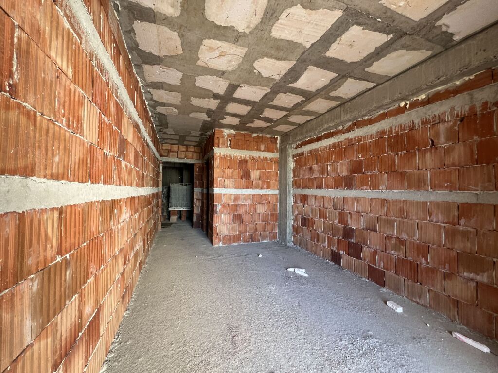 Shitet garsoniere ne Golem!