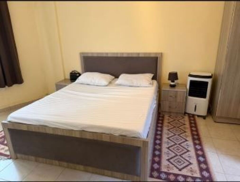 Liqeni i thate, jepet me qera apartament 2+1+2