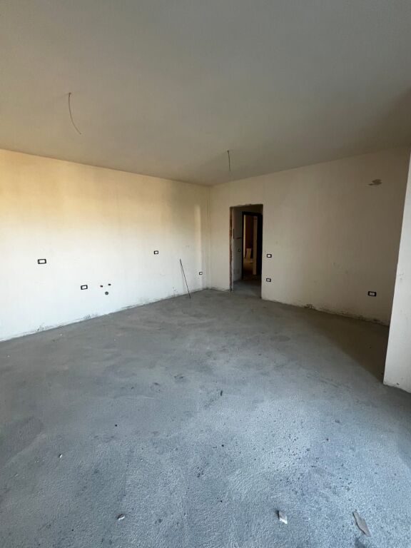 📍Paskuqan Shkolla Lidhja Prizerenit Shitet Apartament 2+1+2