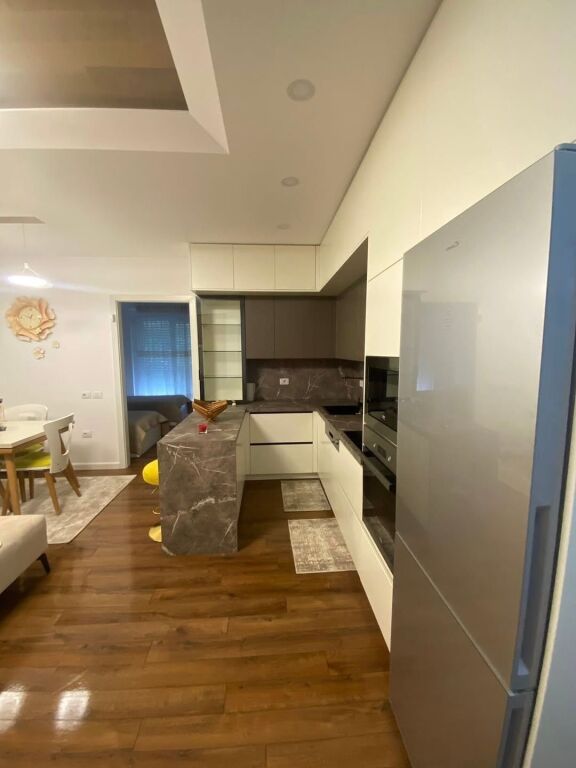 Liqeni Thatë 2+1 in vendita