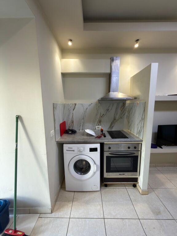 Jepet me qera apartament 1+1 tek Ish Parku (përballë Square 21)
