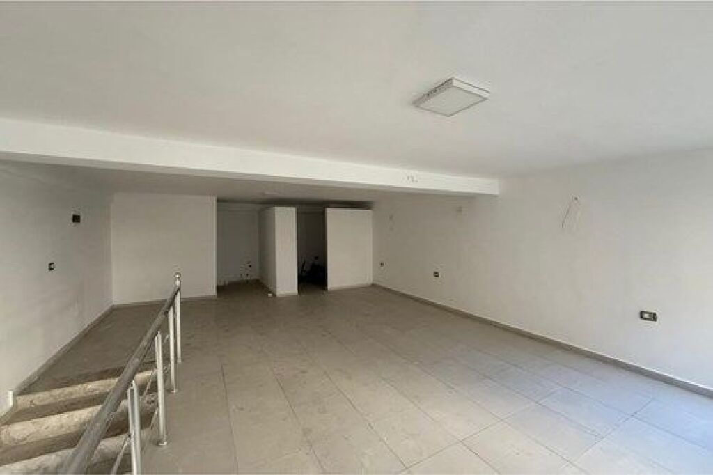 SHITET-DYQAN-PALLATET CABEJ-TIRANE(530581008-79)