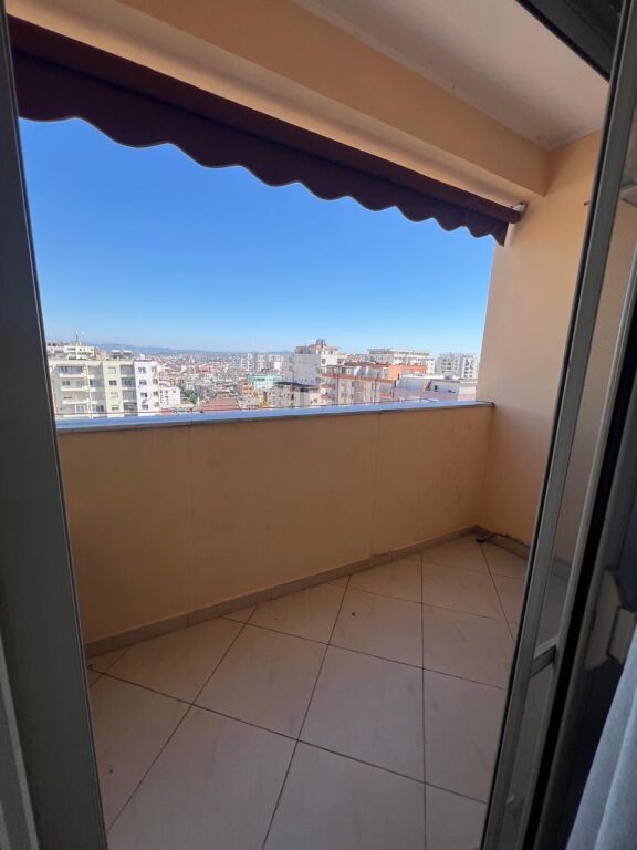 Jepet me qira apartament 2+1 tek Kazazi ne Durres