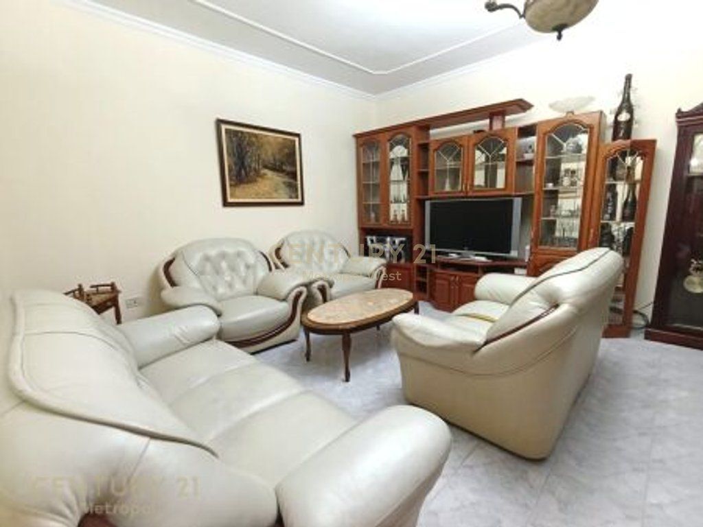 AFFITTASI APPARTAMENTO 3+1+2 VICINO ALL'UFFICIO DEL PROCURATORE! 600 € /Mese