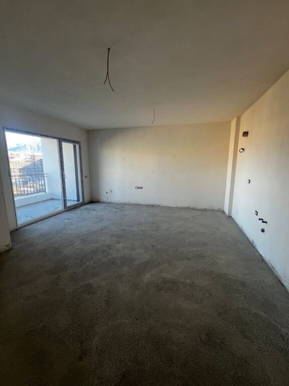 📍Paskuqan Shkolla Lidhja Prizerenit Shitet Apartament 2+1+2