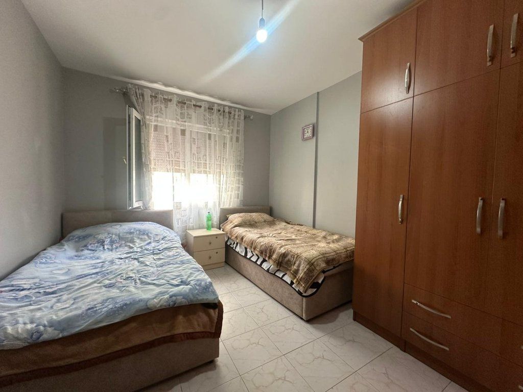 Appartamento 2+1+2 in vendita a Blloku Gintash, Laprake