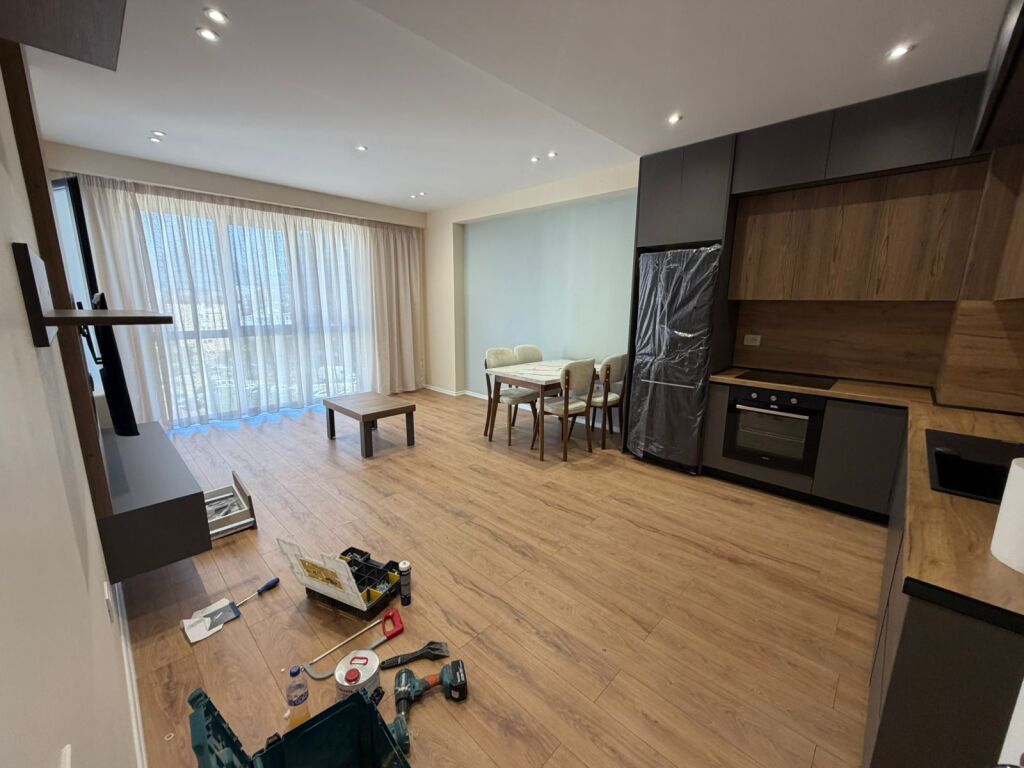 🏡 Jepet me qira 1+1 + 🅿️ – Astir, Kompleksi Urban Gate💶 53,000 lekë/muaj