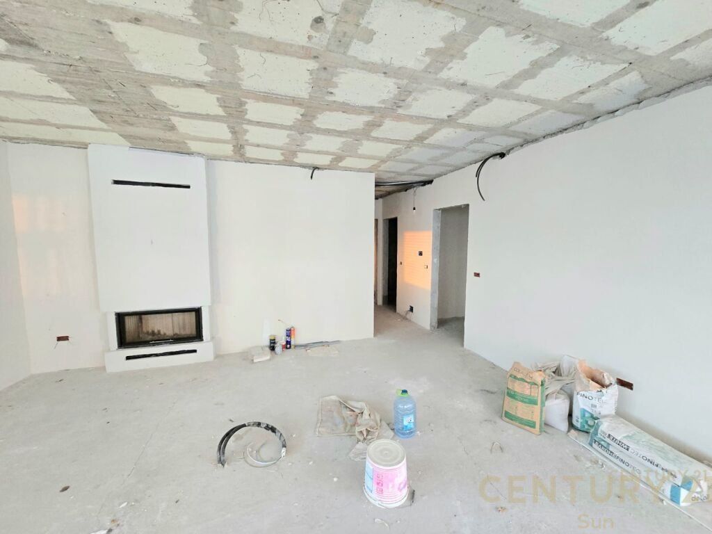 SHESIM DUBLEKS 3+1+2 ME VERANDË TE FARMACIA 10!